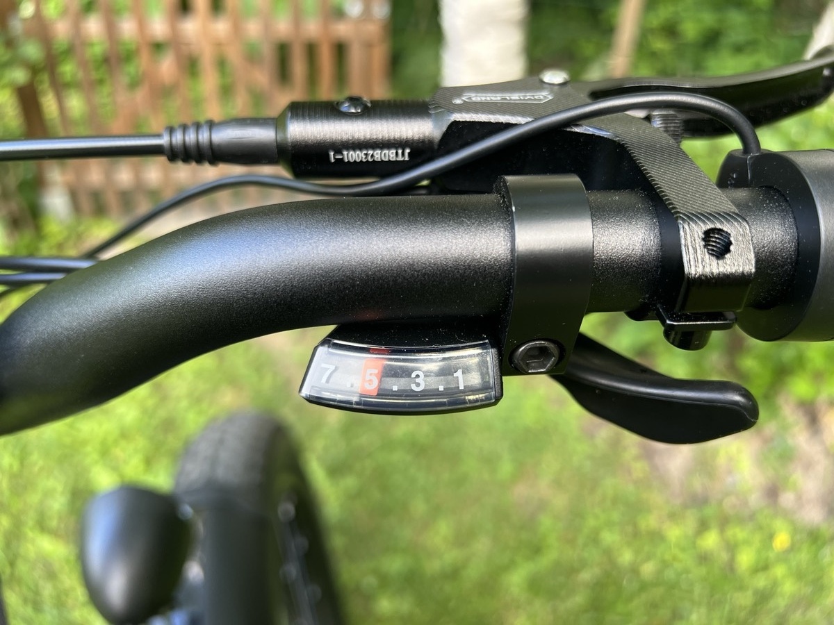 Lankeleisi MG600 Plus moottori ja vaihteisto