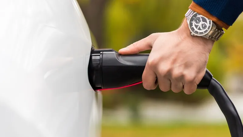 Mitä sähköautoilija ehtii tehdä lataustauolla?