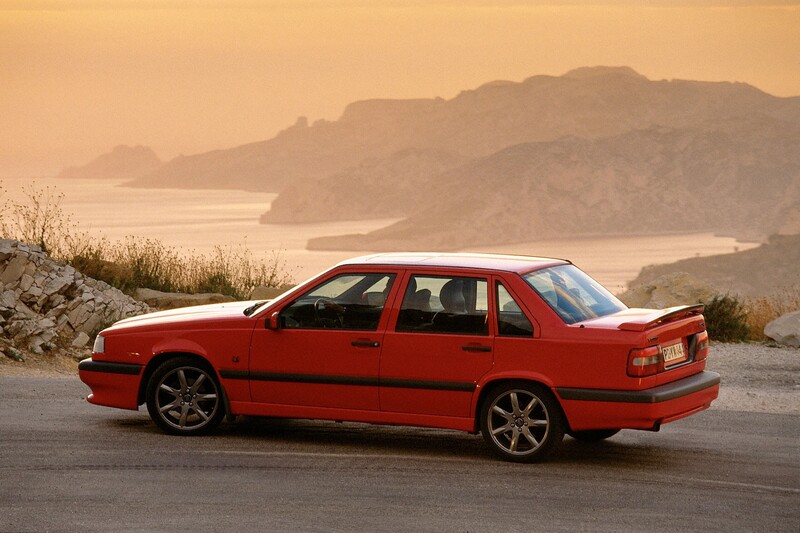 Volvo 850 R punainen