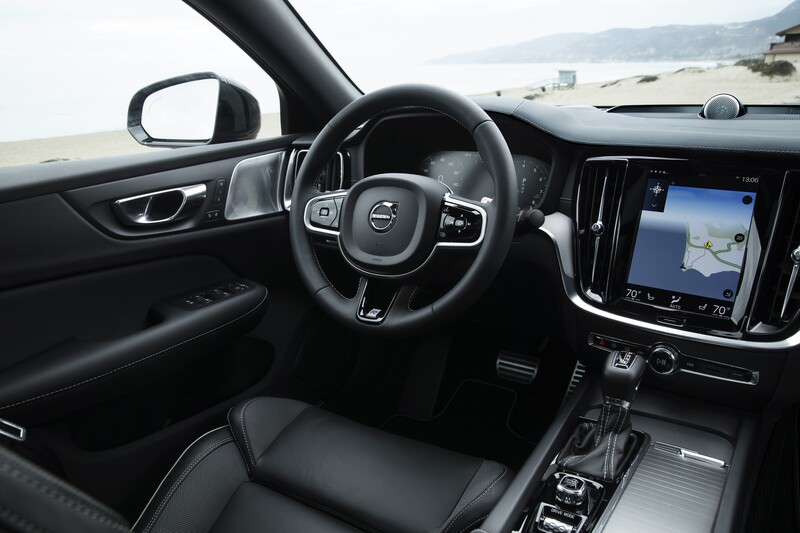 Volvo S60 sisätila